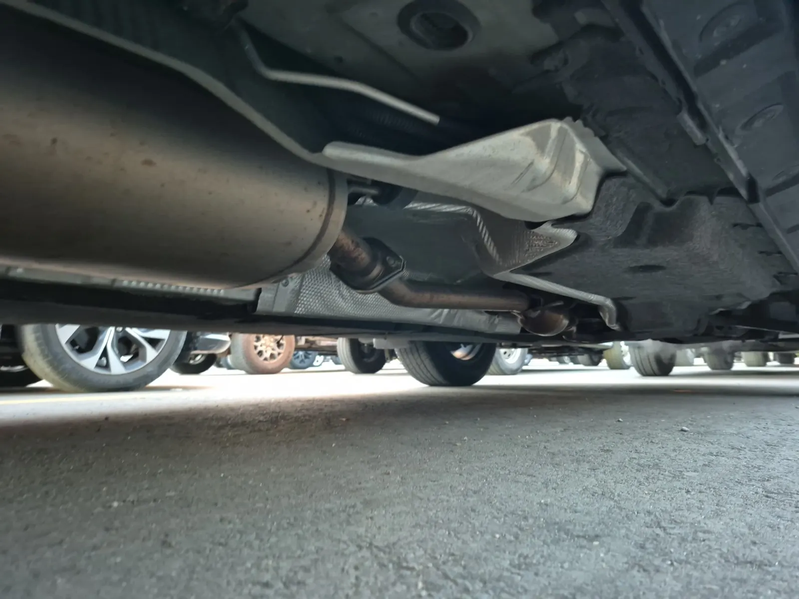 Undercarriage - Passenger Photo