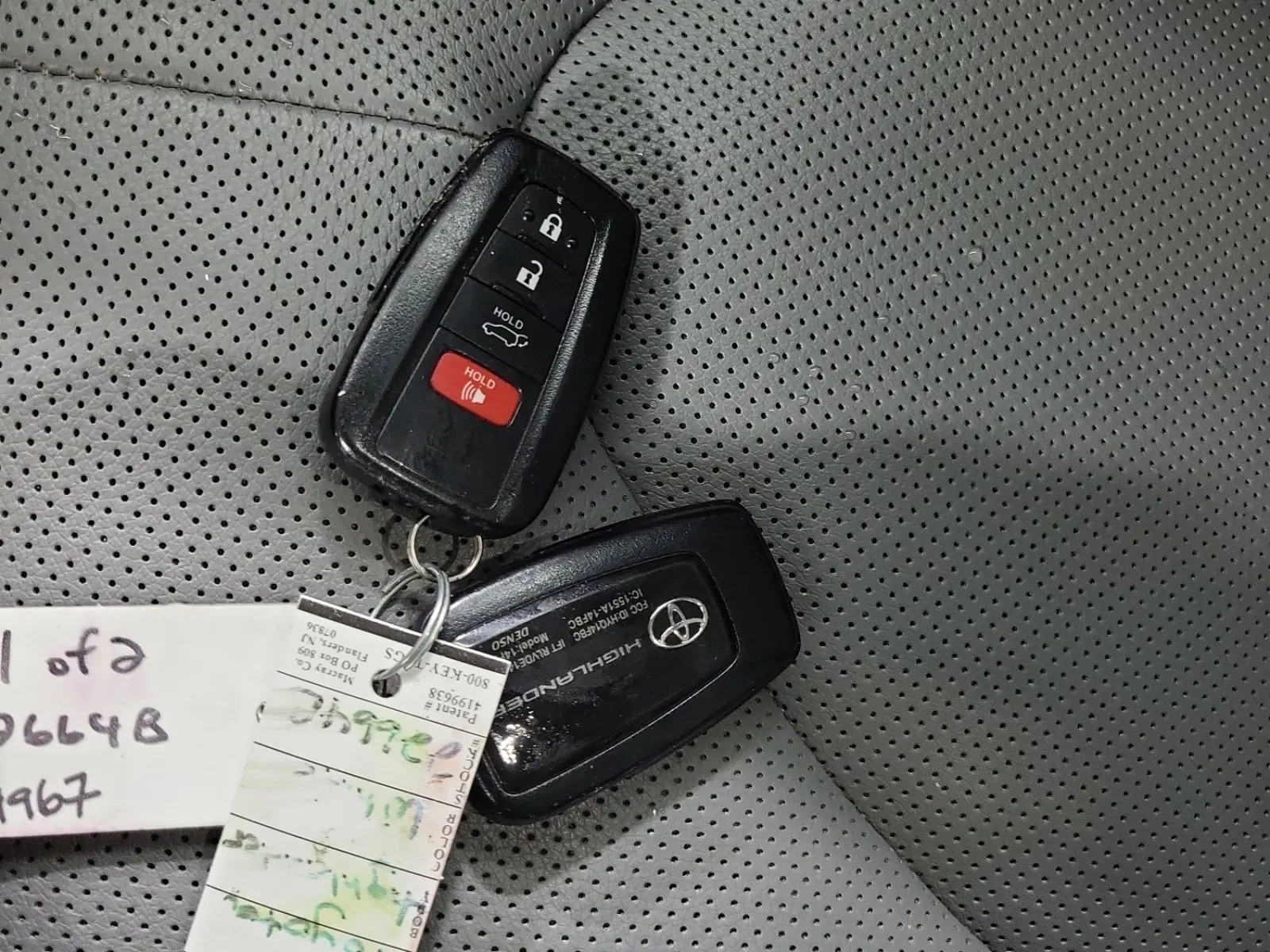 Keys/Fobs/Manual Photo