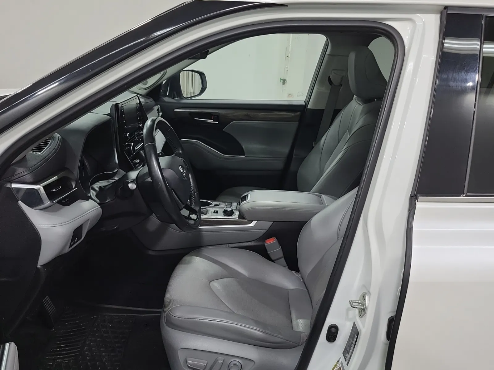 Front Interior Photo
