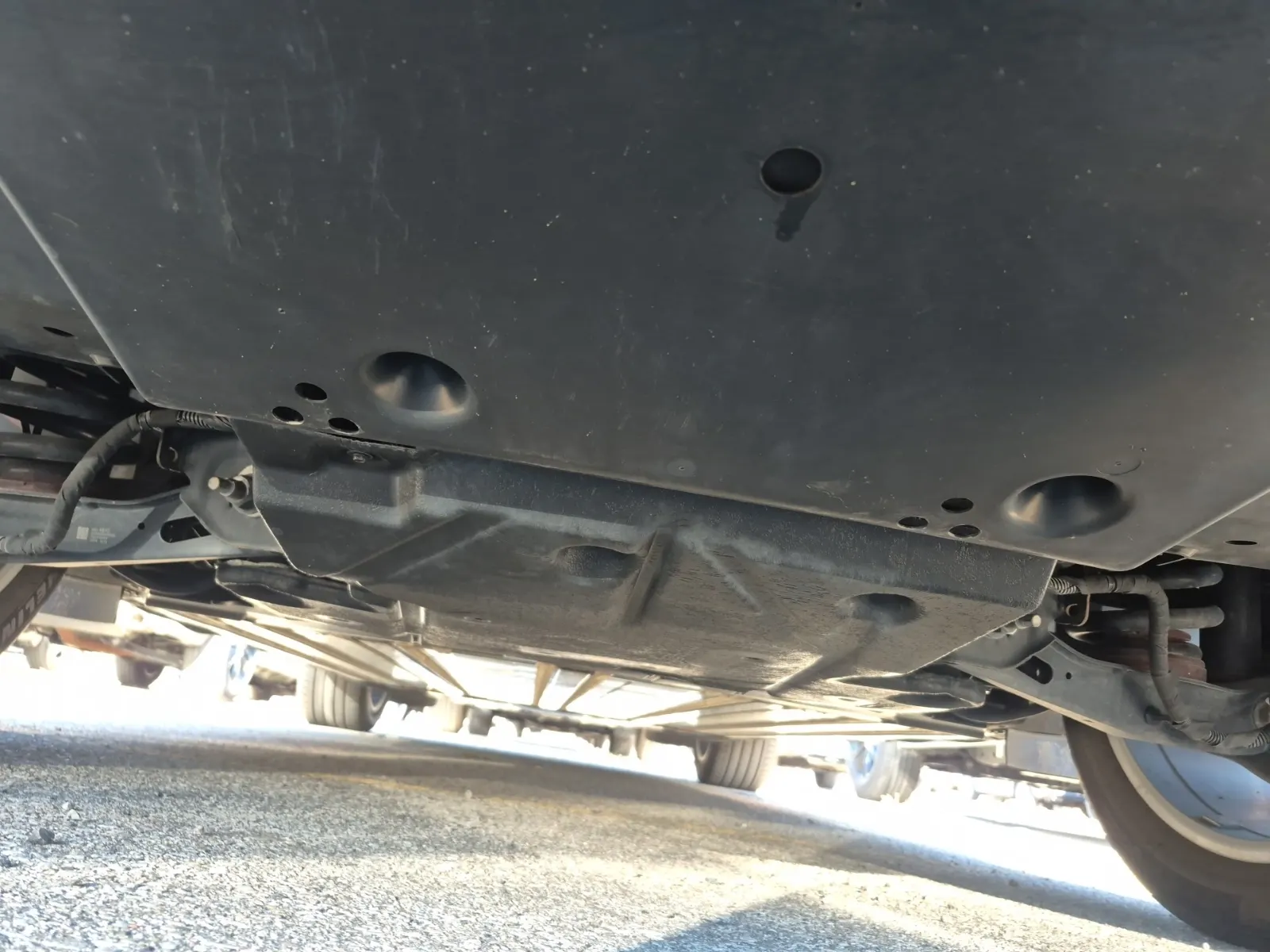Undercarriage - Rear Photo