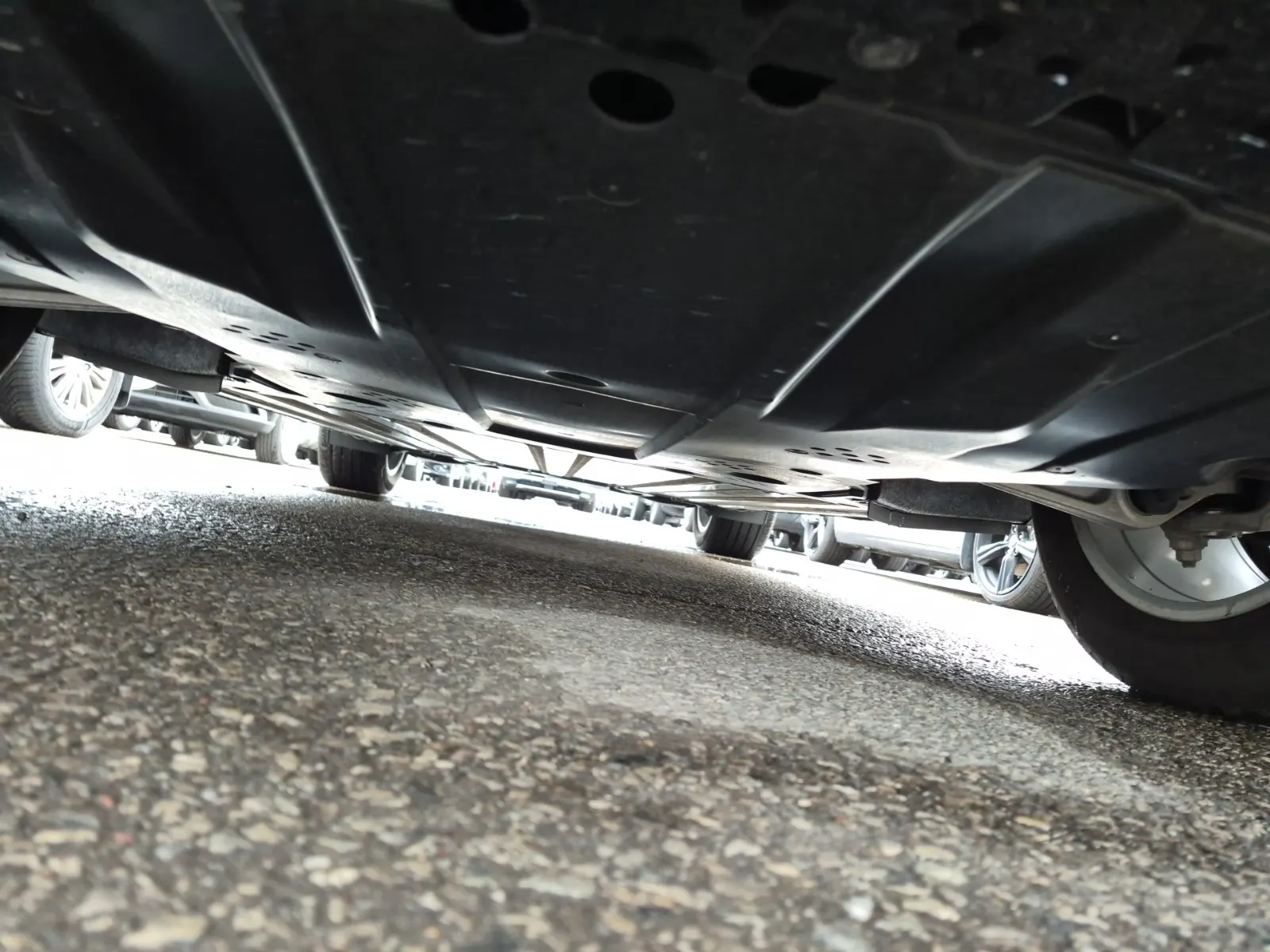 Undercarriage - Front Photo