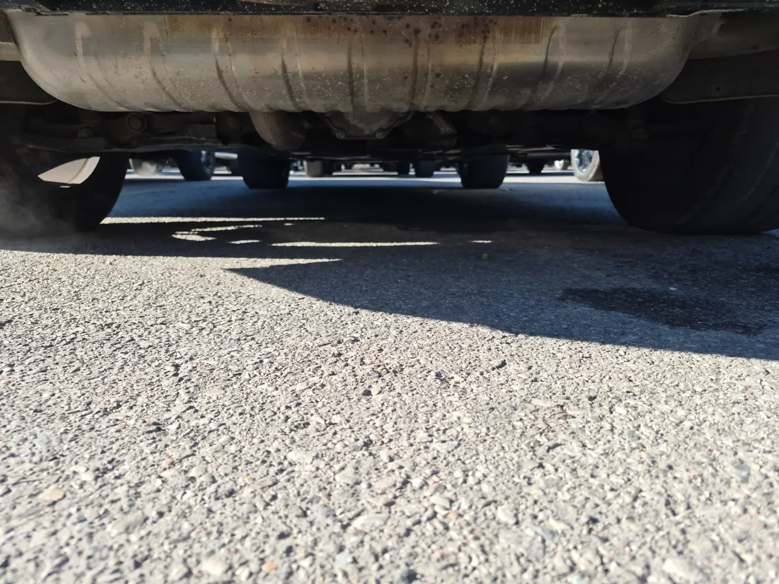Undercarriage - Rear Photo