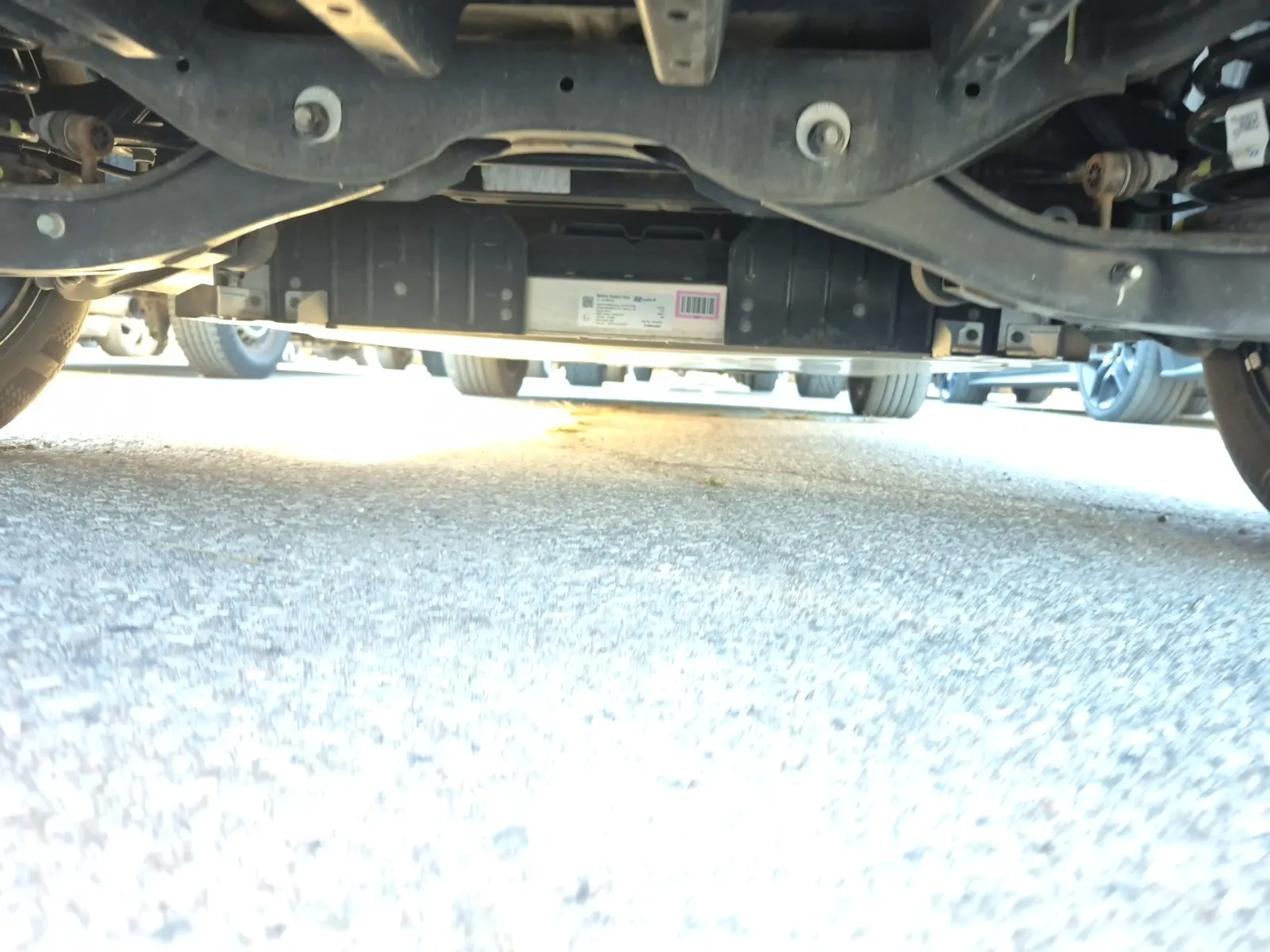 Undercarriage - Rear Photo