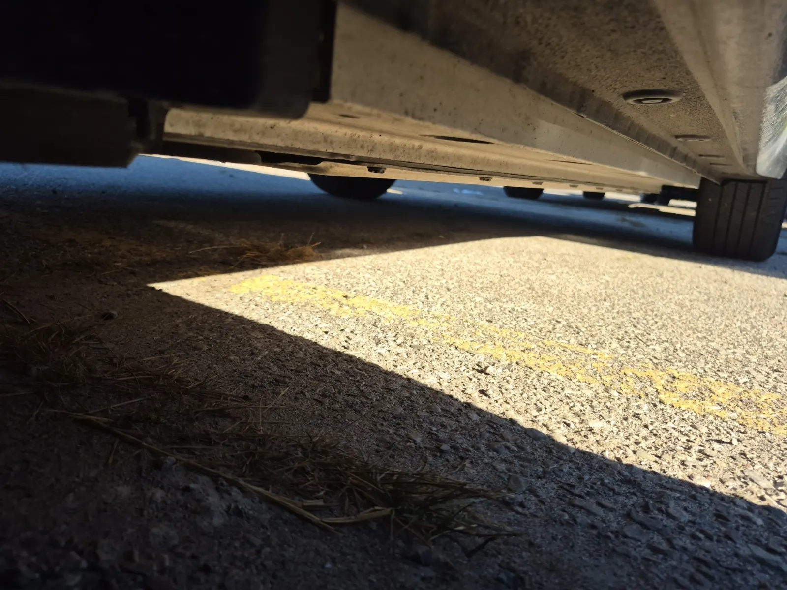 Undercarriage - Driver Photo