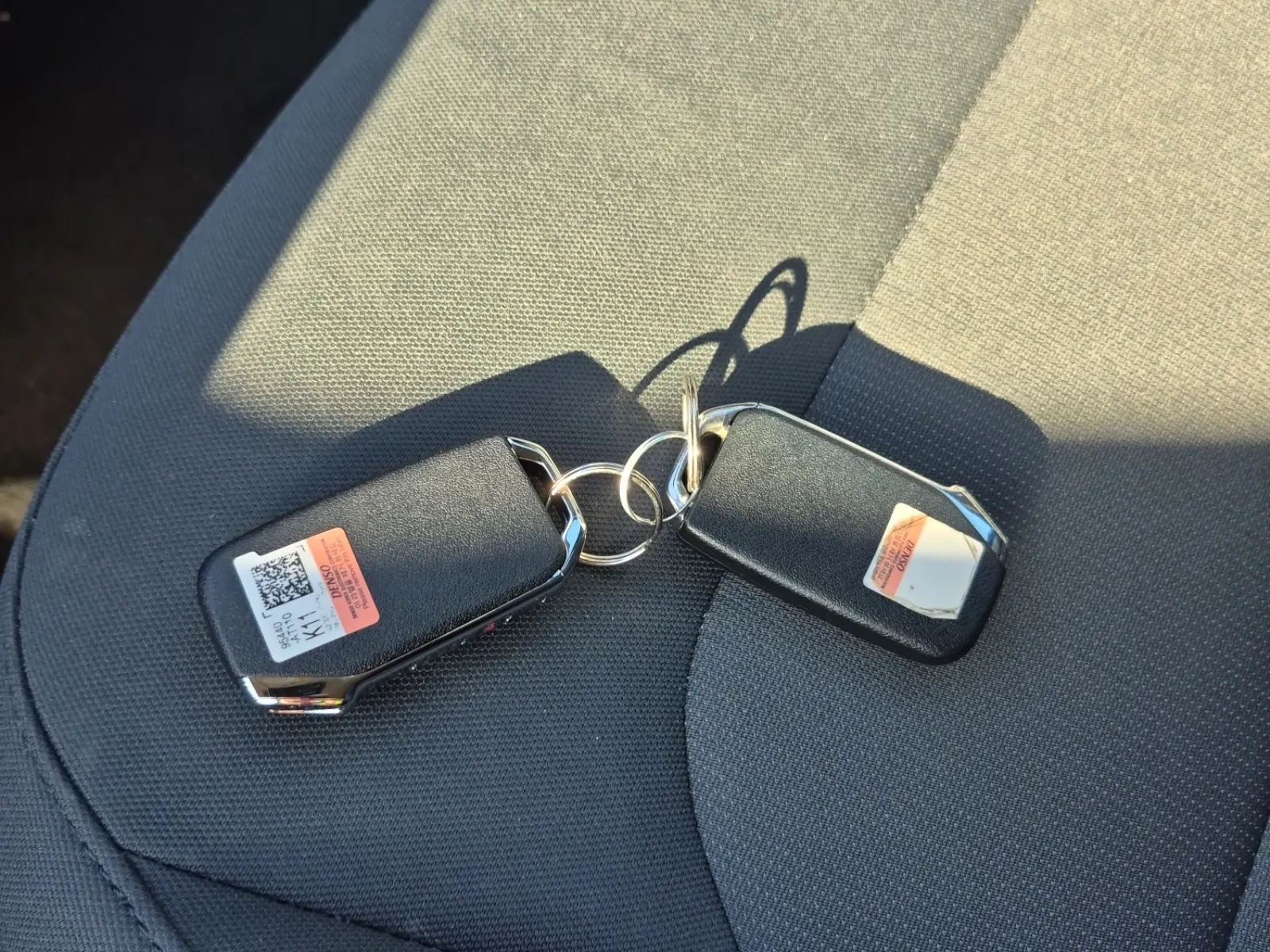 Keys/Fobs/Manual Photo