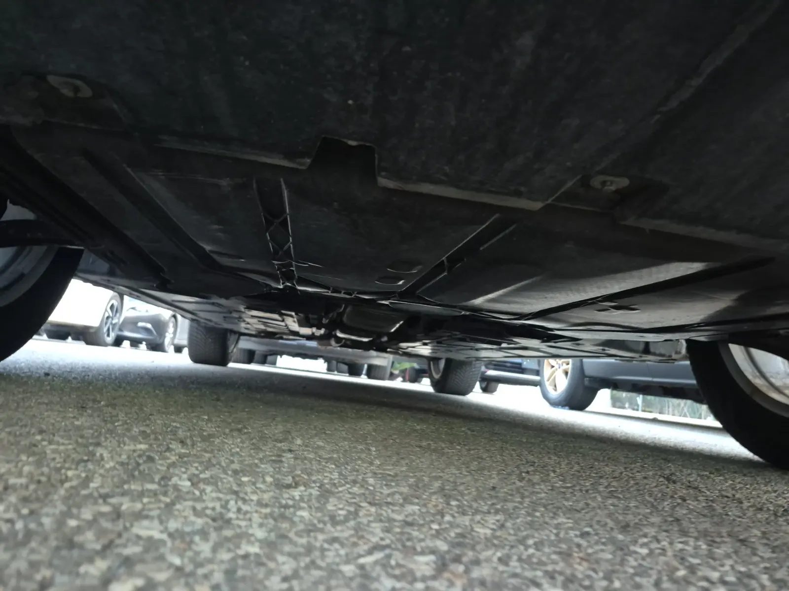 Undercarriage - Front Photo