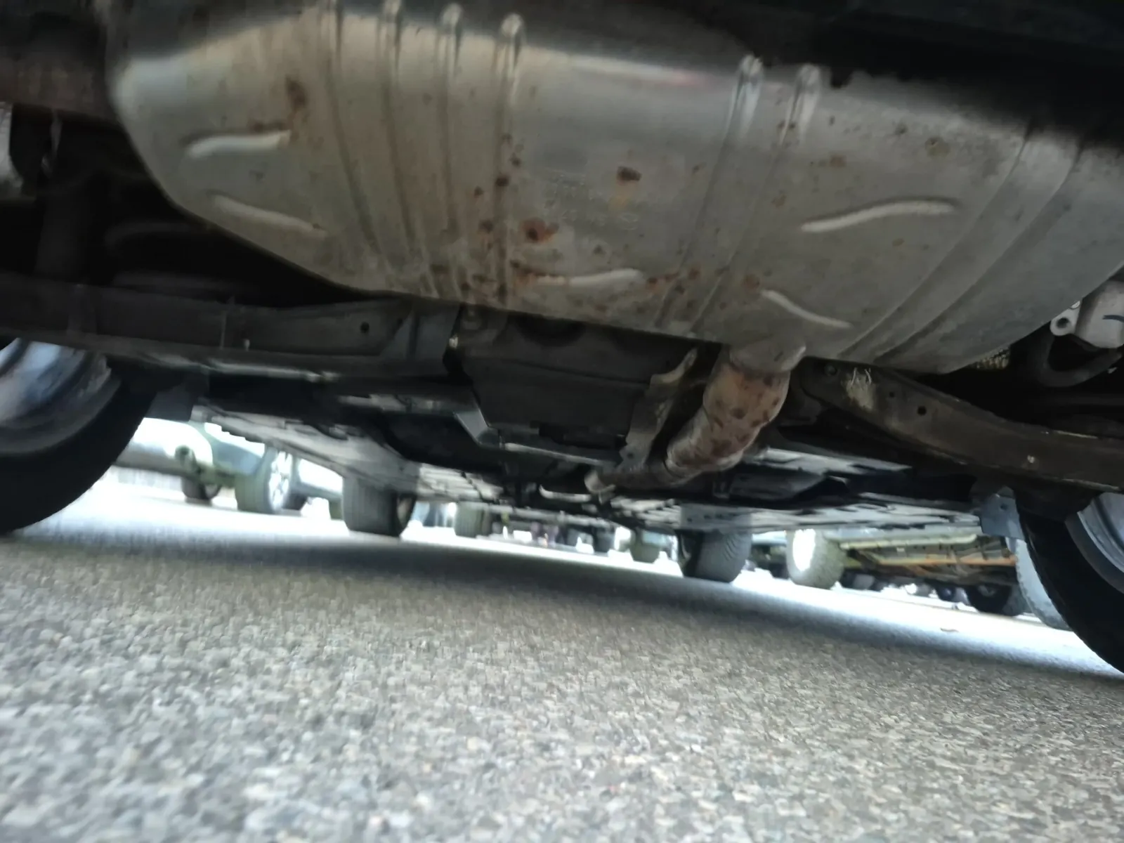 Undercarriage - Rear Photo