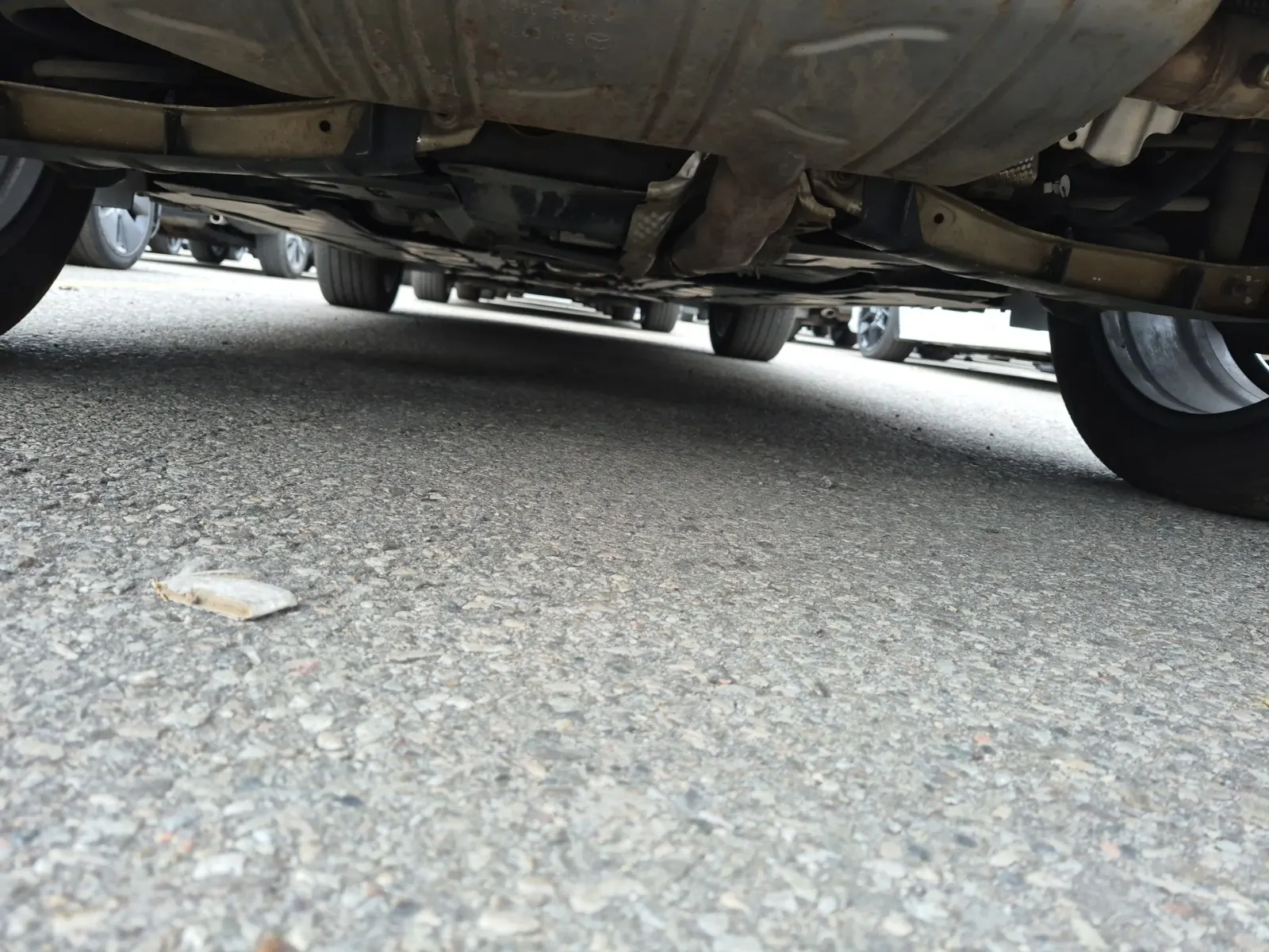 Undercarriage - Rear Photo