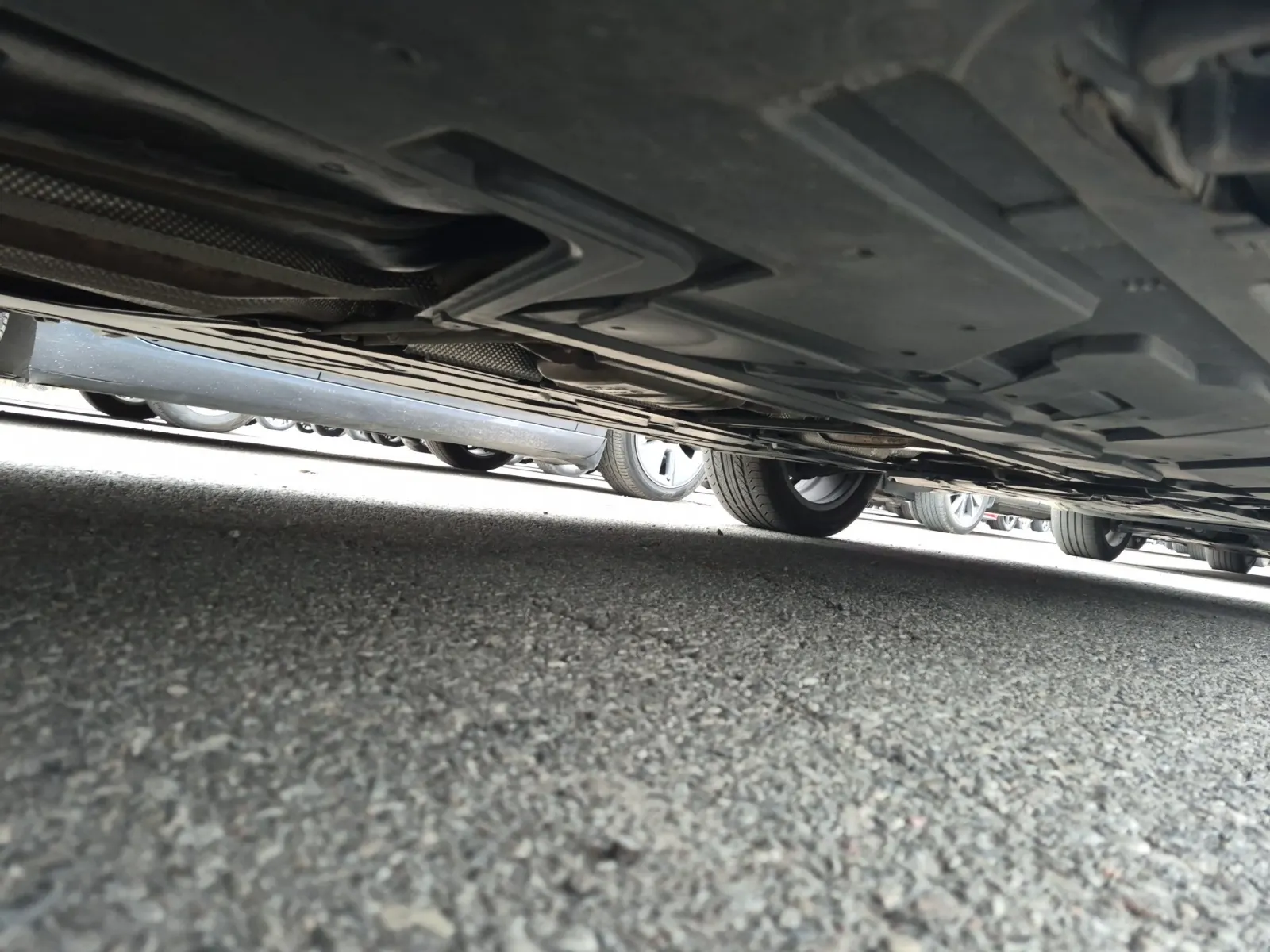Undercarriage - Passenger Photo