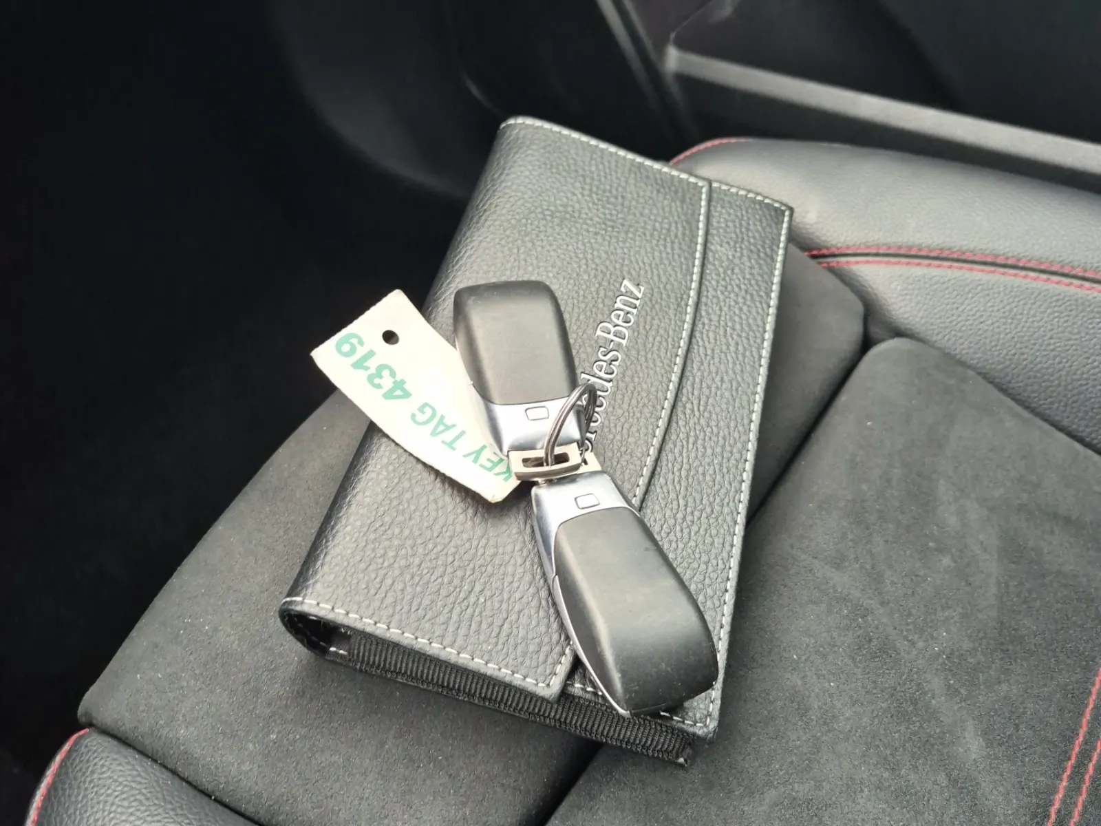 Keys/Fobs/Manual Photo