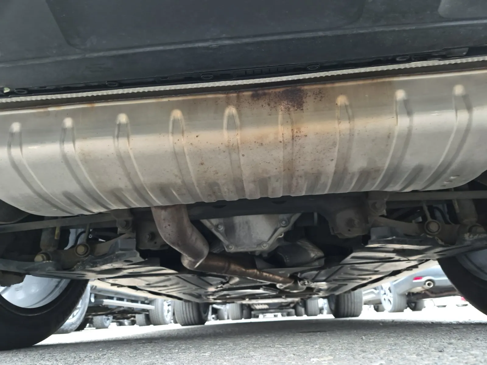 Undercarriage - Rear Photo