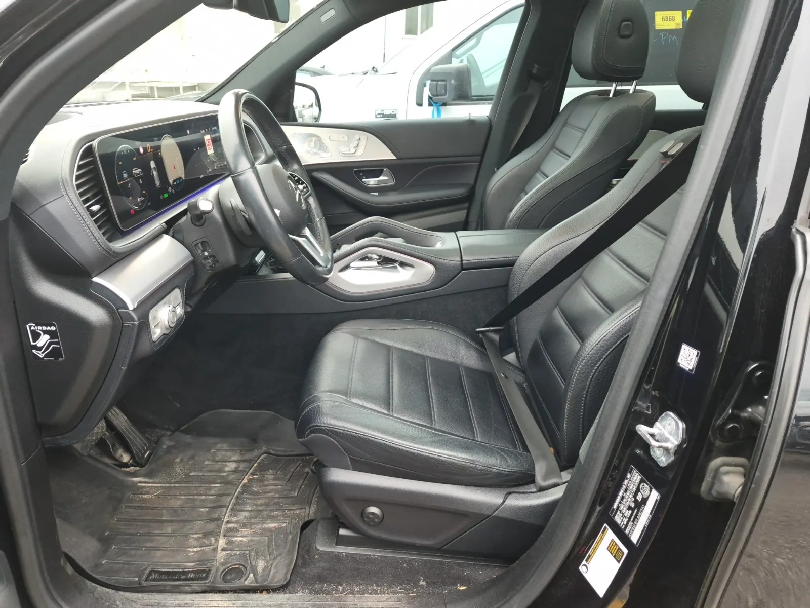 Front Interior Photo