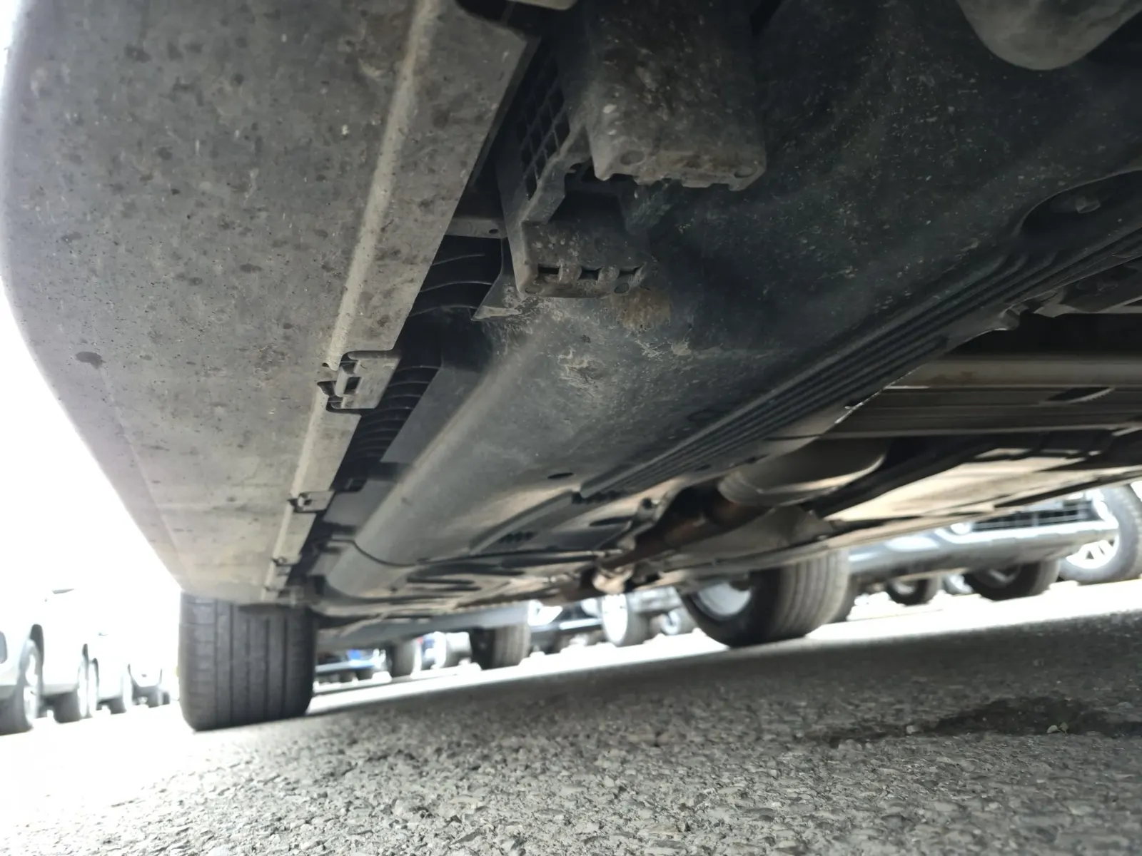 Undercarriage - Passenger Photo