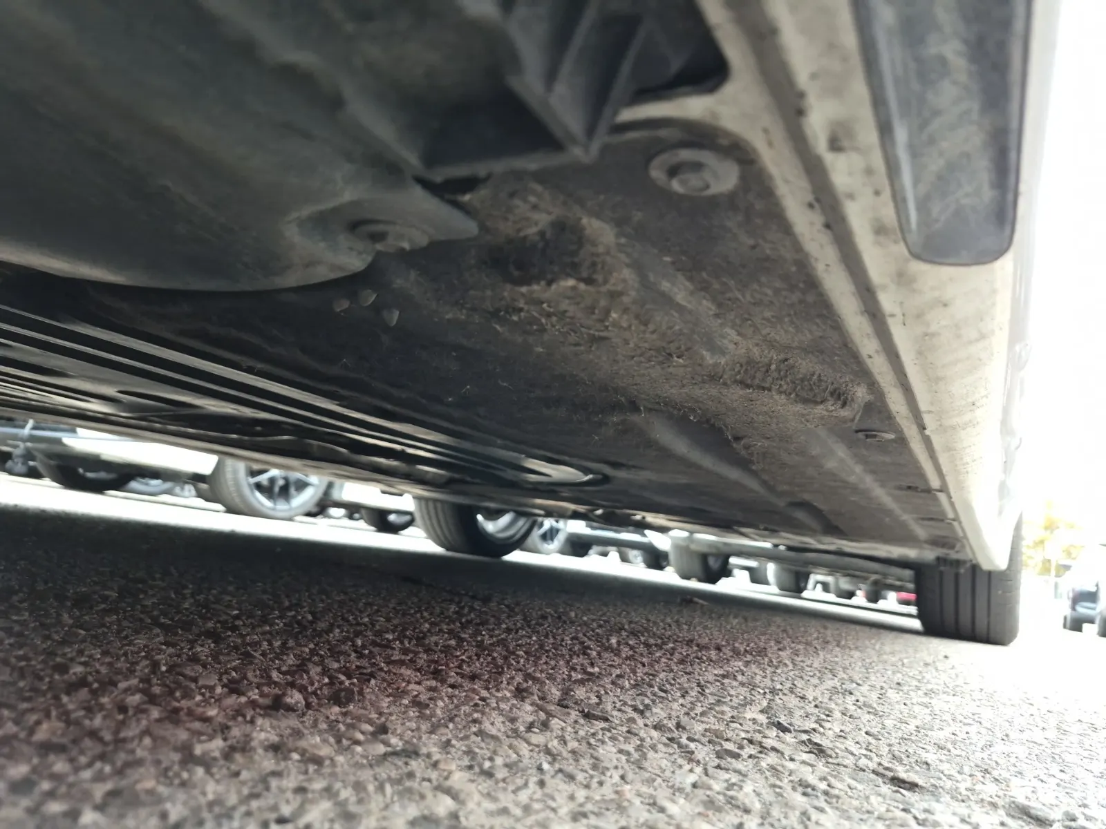 Undercarriage - Driver Photo