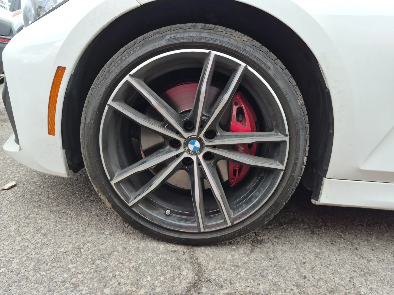 Front driver wheel/tire photo