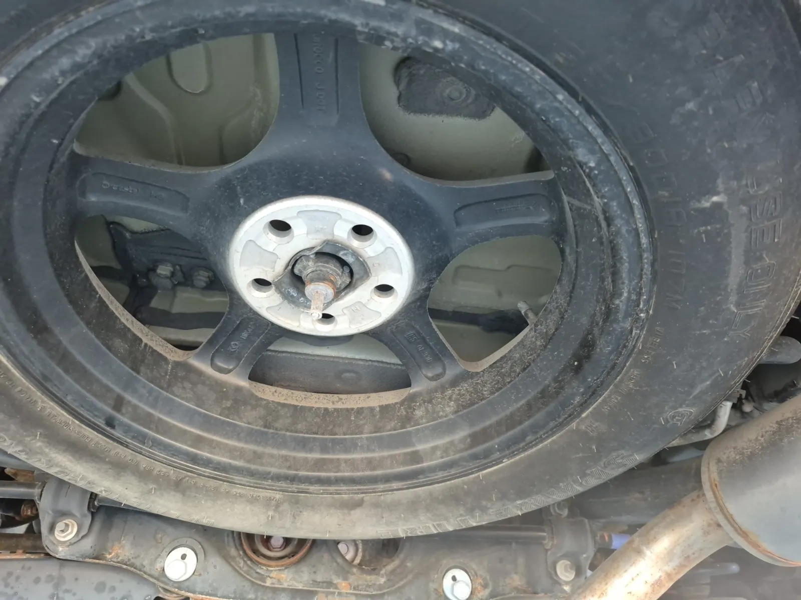Spare Tire & Wheel Photo