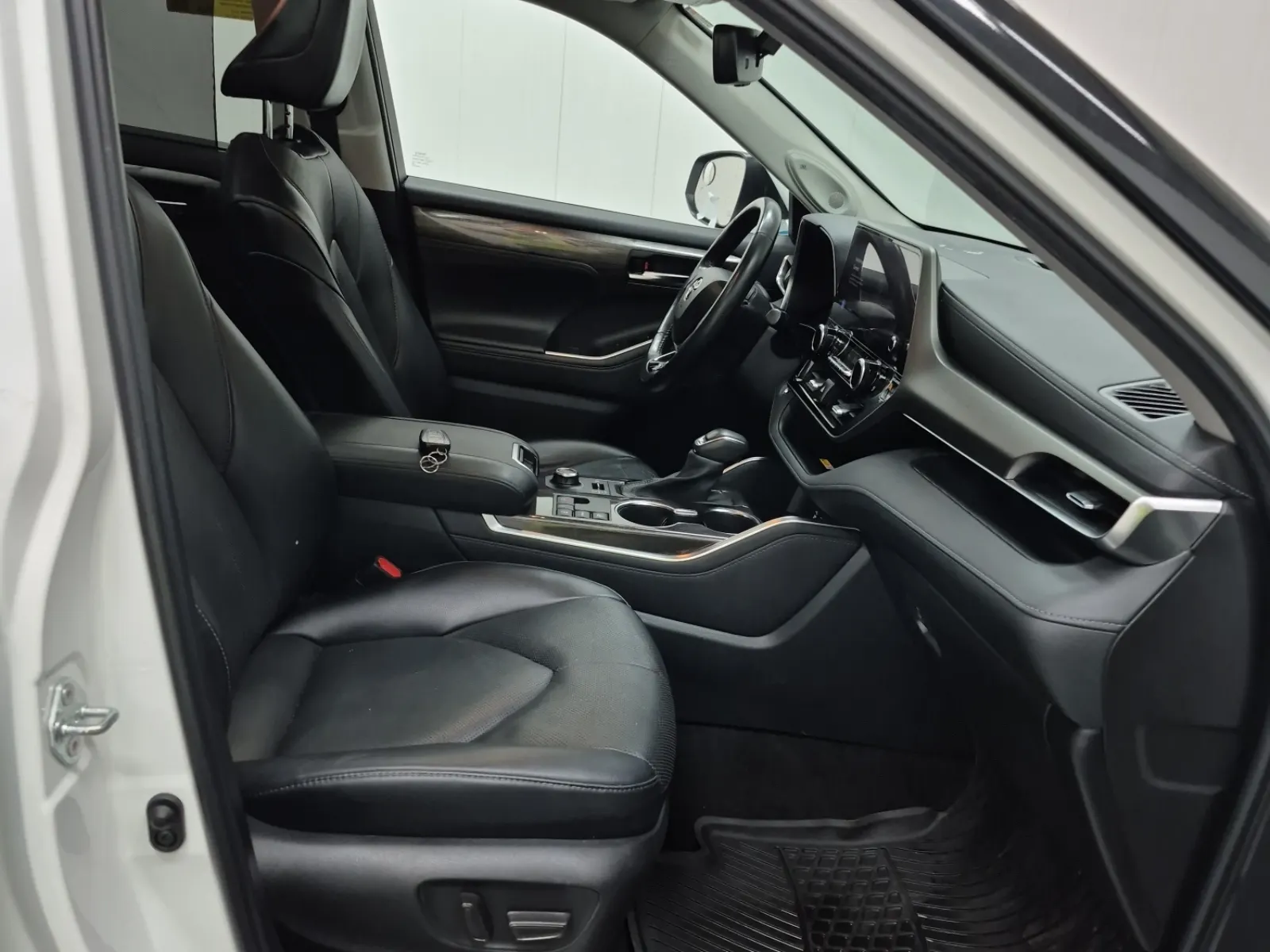 Right Side Interior Photo