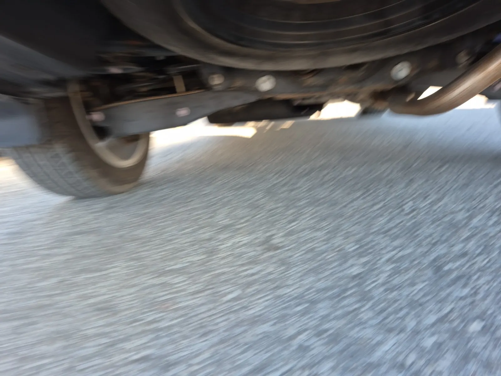 Undercarriage - Rear Photo