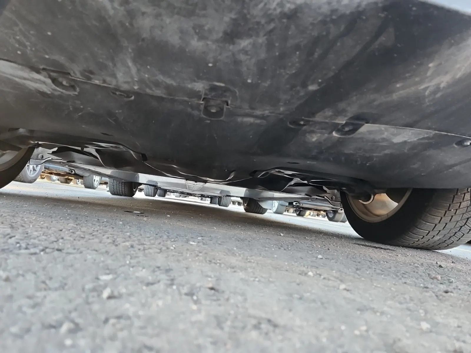 Undercarriage - Rear Photo