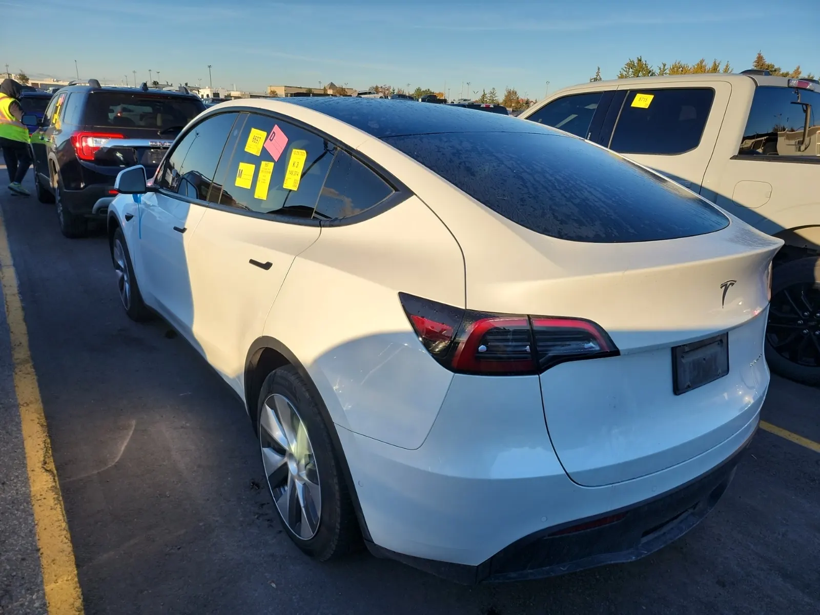 Driver Rear 3/4 Photo
