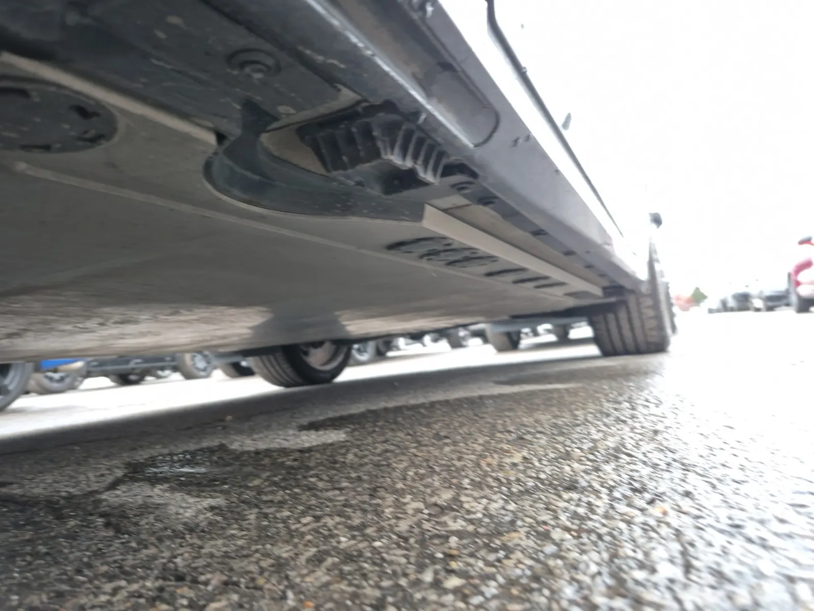 Undercarriage - Driver Photo