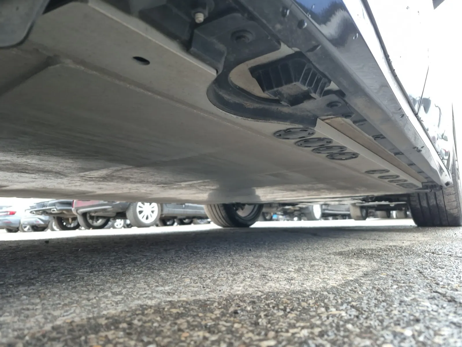 Undercarriage - Passenger Photo