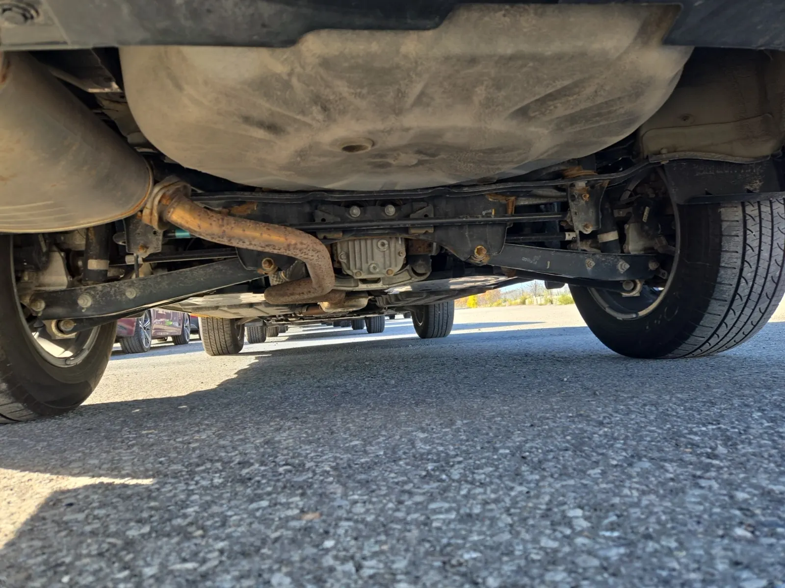 Undercarriage - Rear Photo