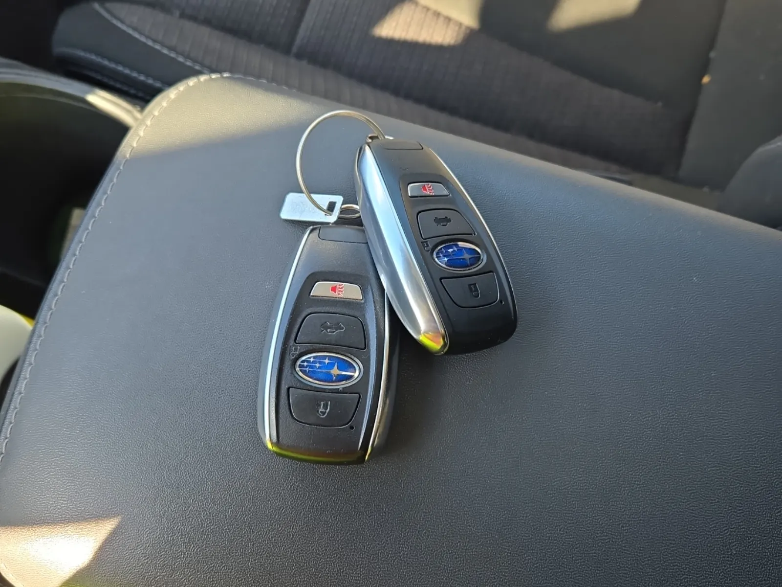 Keys/Fobs/Manual Photo