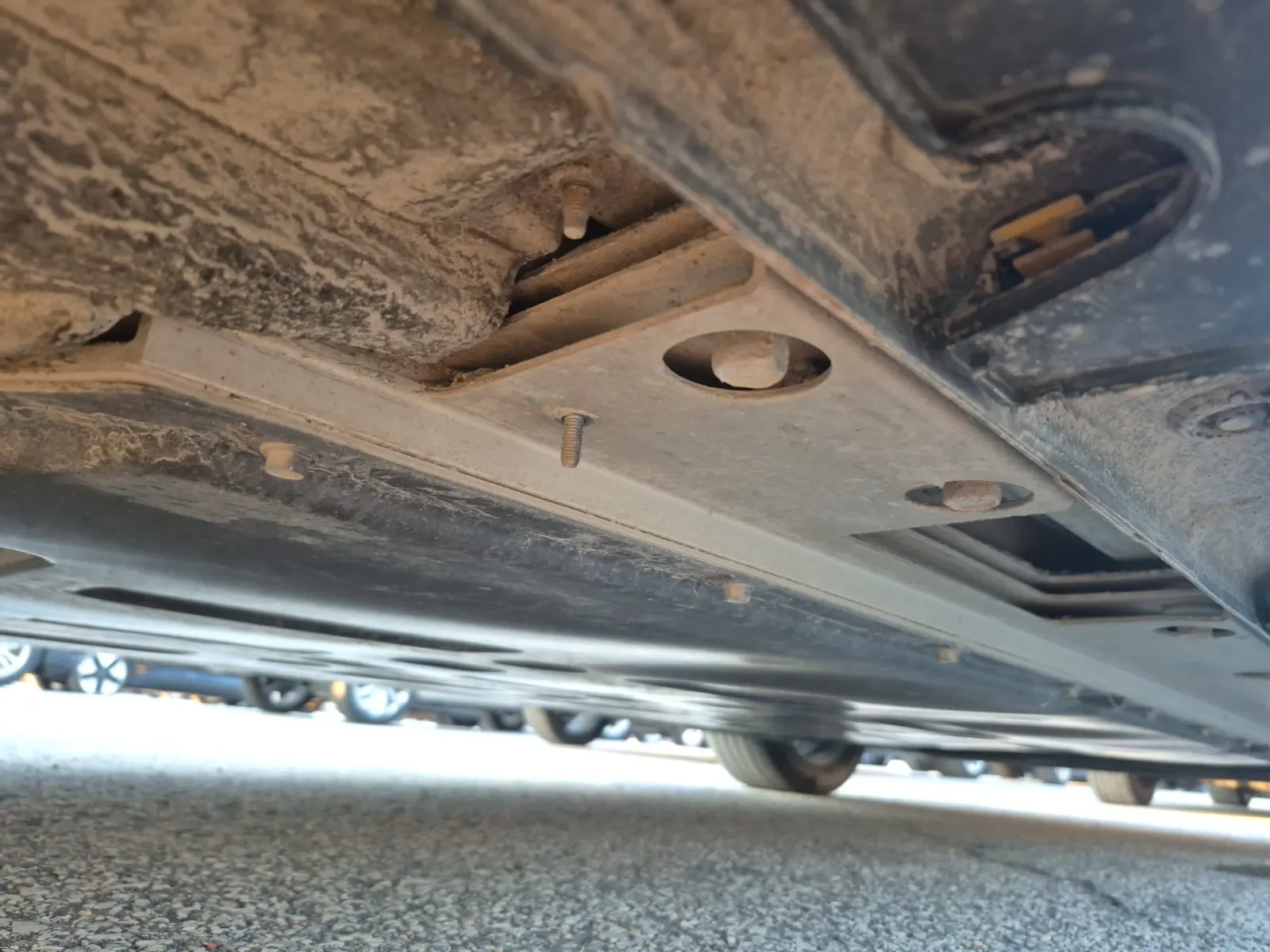Undercarriage - Passenger Photo