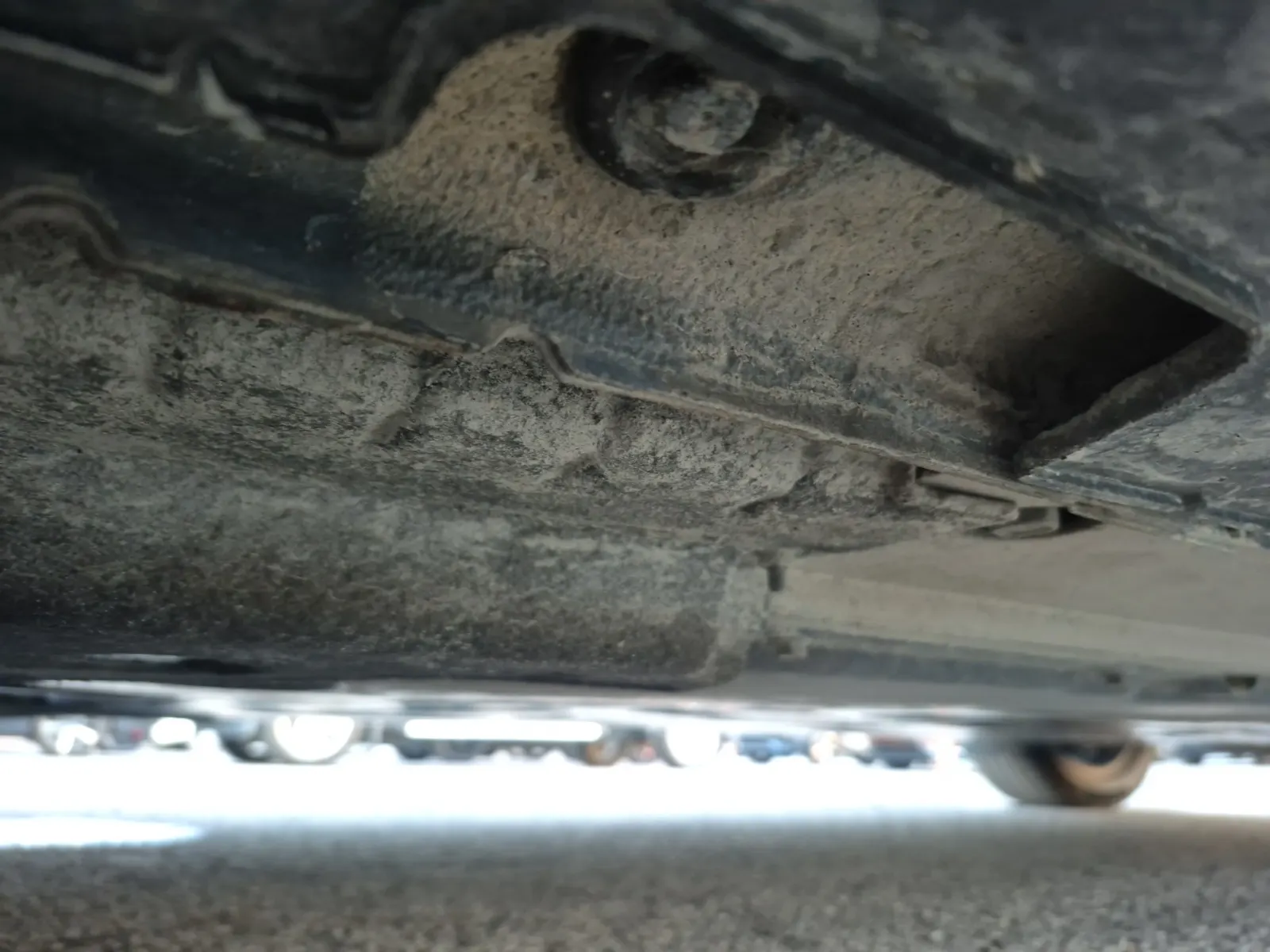Undercarriage - Driver Photo