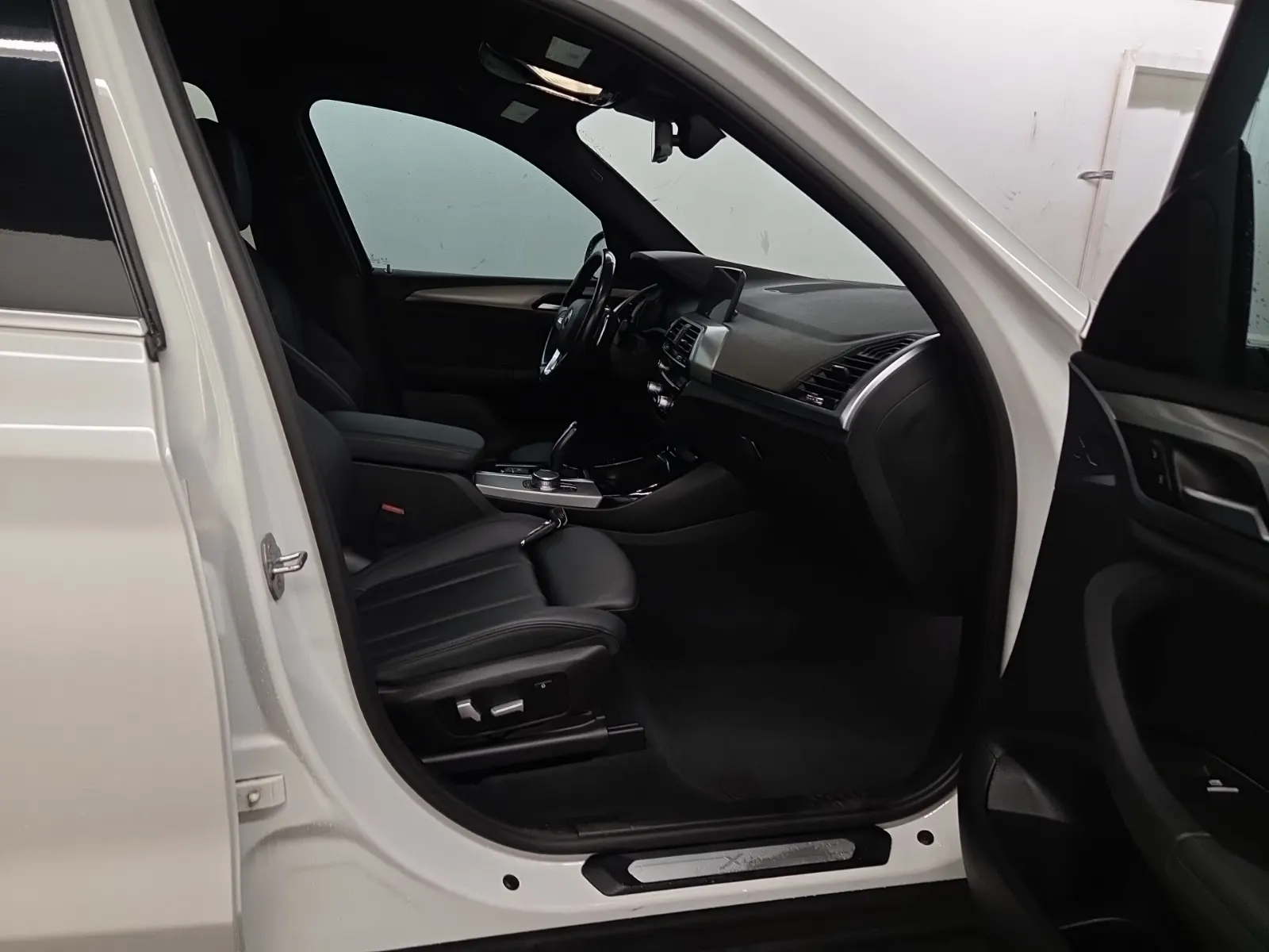 Right Side Interior Photo