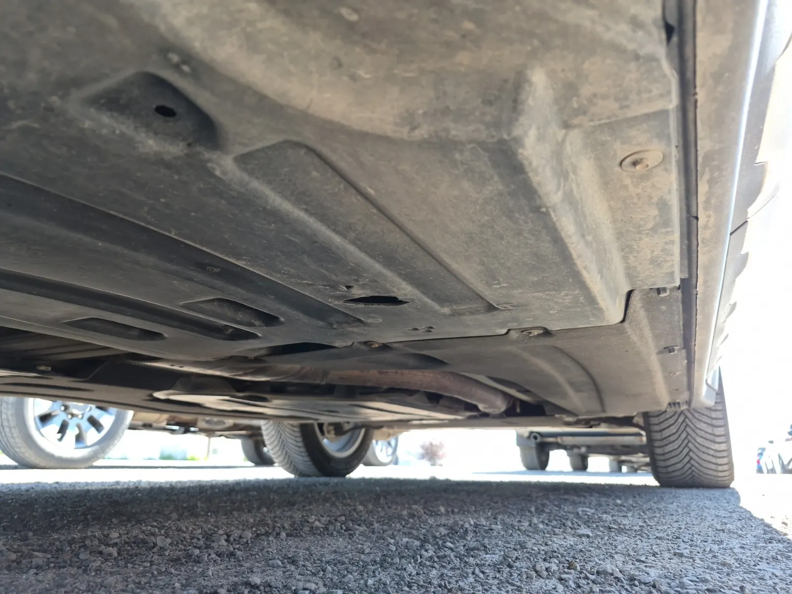Undercarriage - Passenger Photo