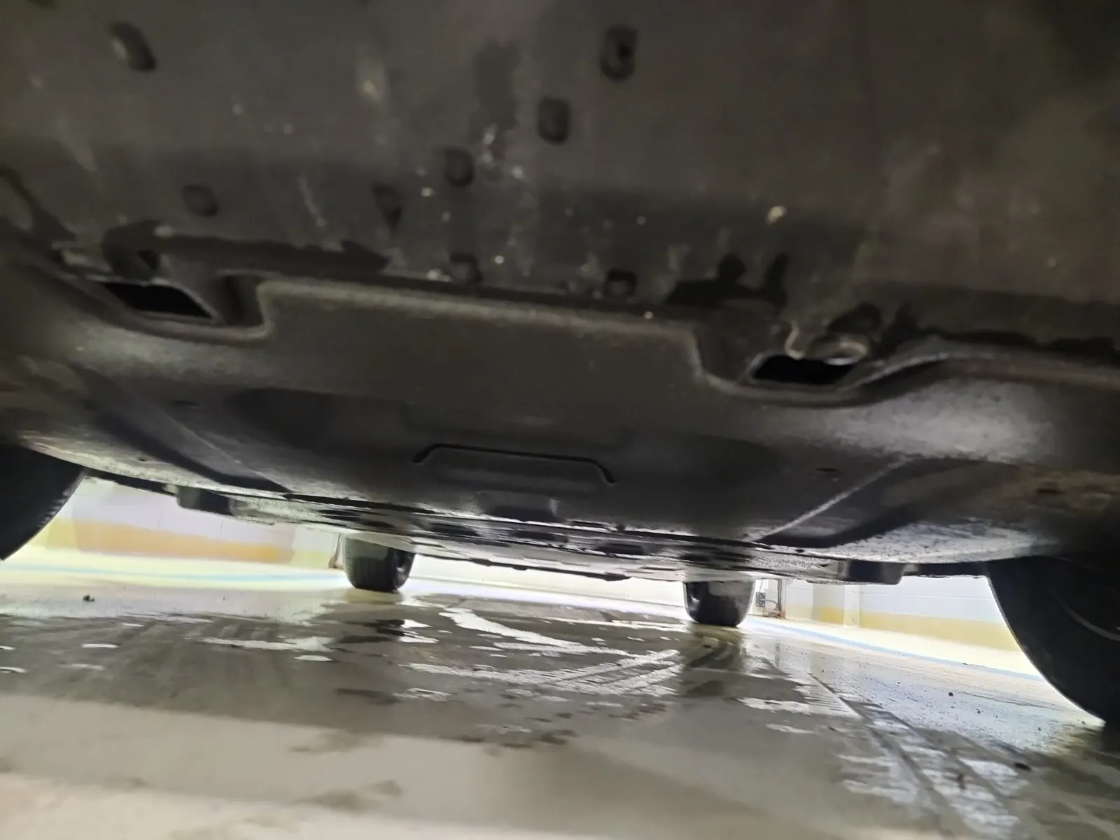 Undercarriage - Front Photo