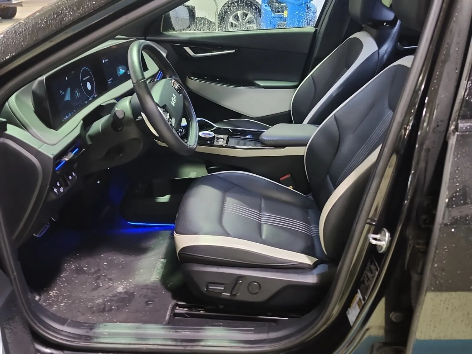 Front Interior Photo