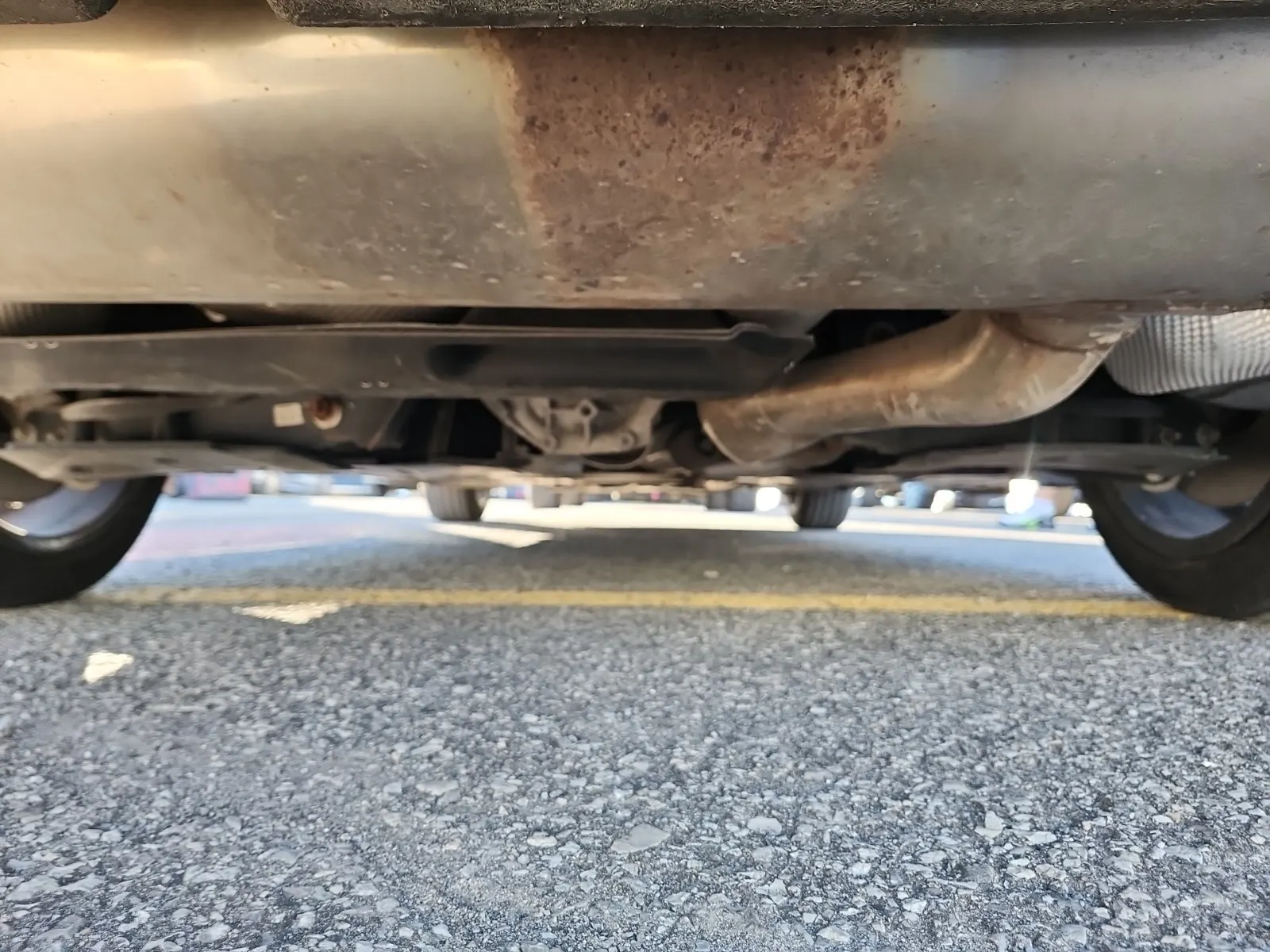 Undercarriage - Rear Photo
