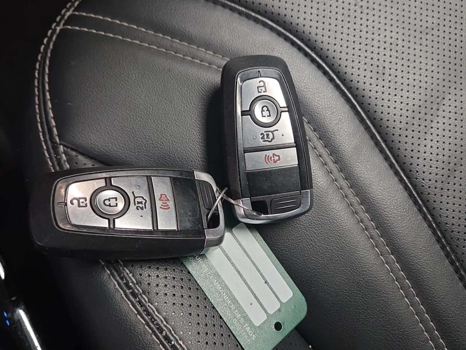 Keys/Fobs/Manual Photo