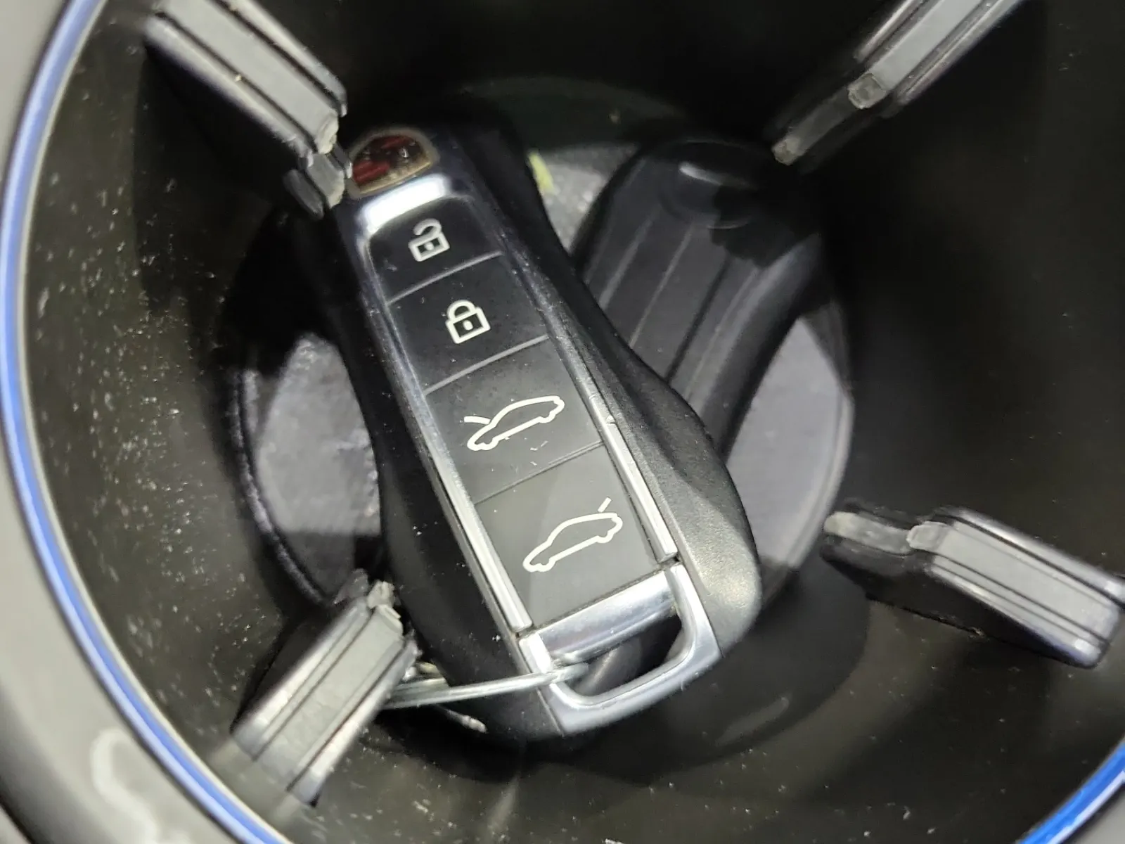 Keys/Fobs/Manual Photo