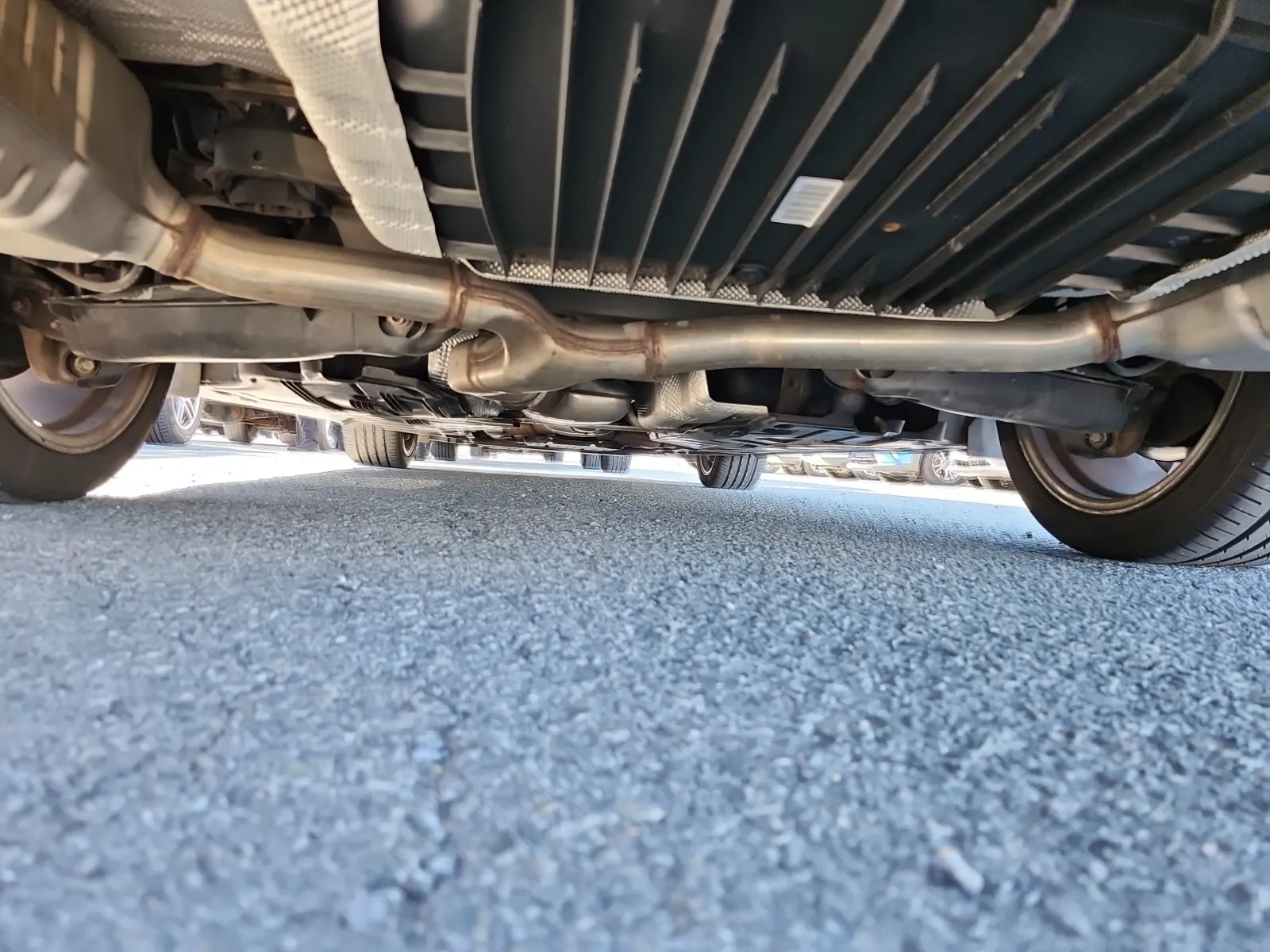 Undercarriage - Rear Photo