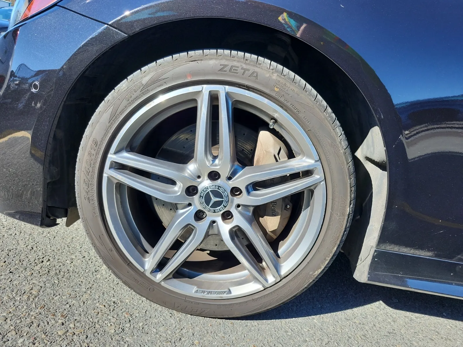 Front driver wheel/tire photo