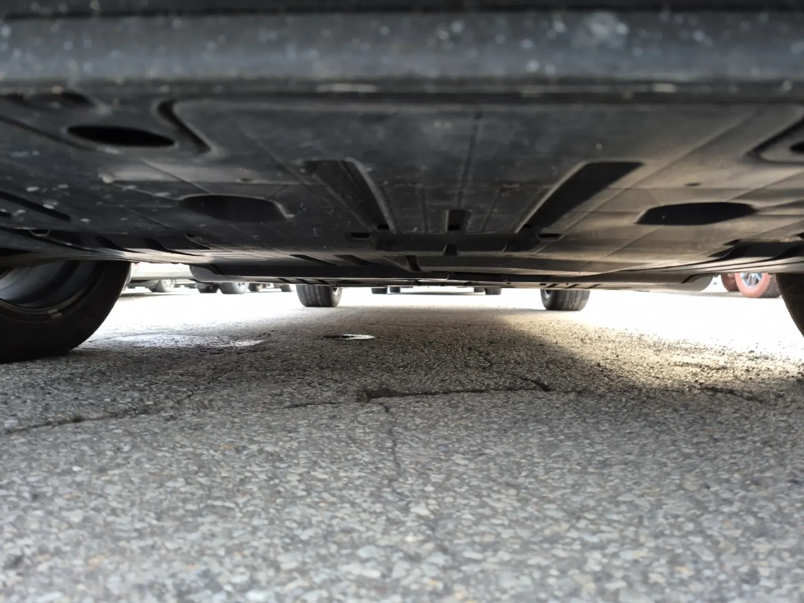 Undercarriage - Front Photo