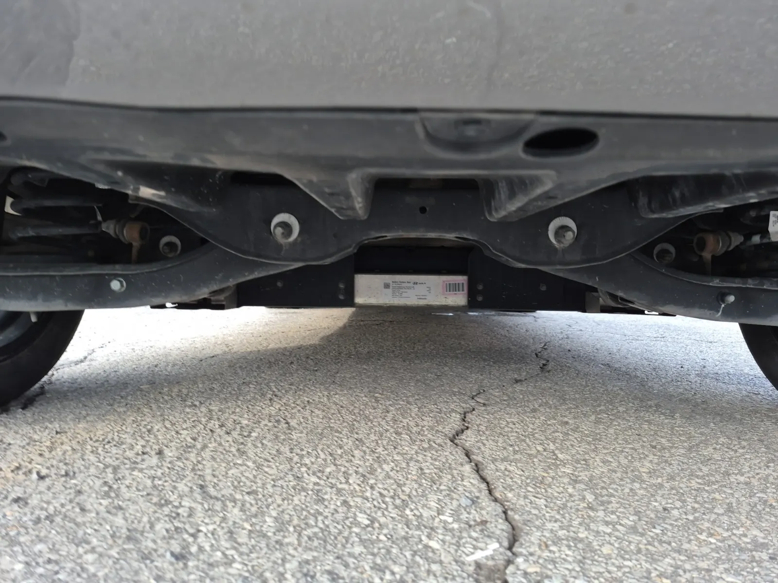 Undercarriage - Rear Photo