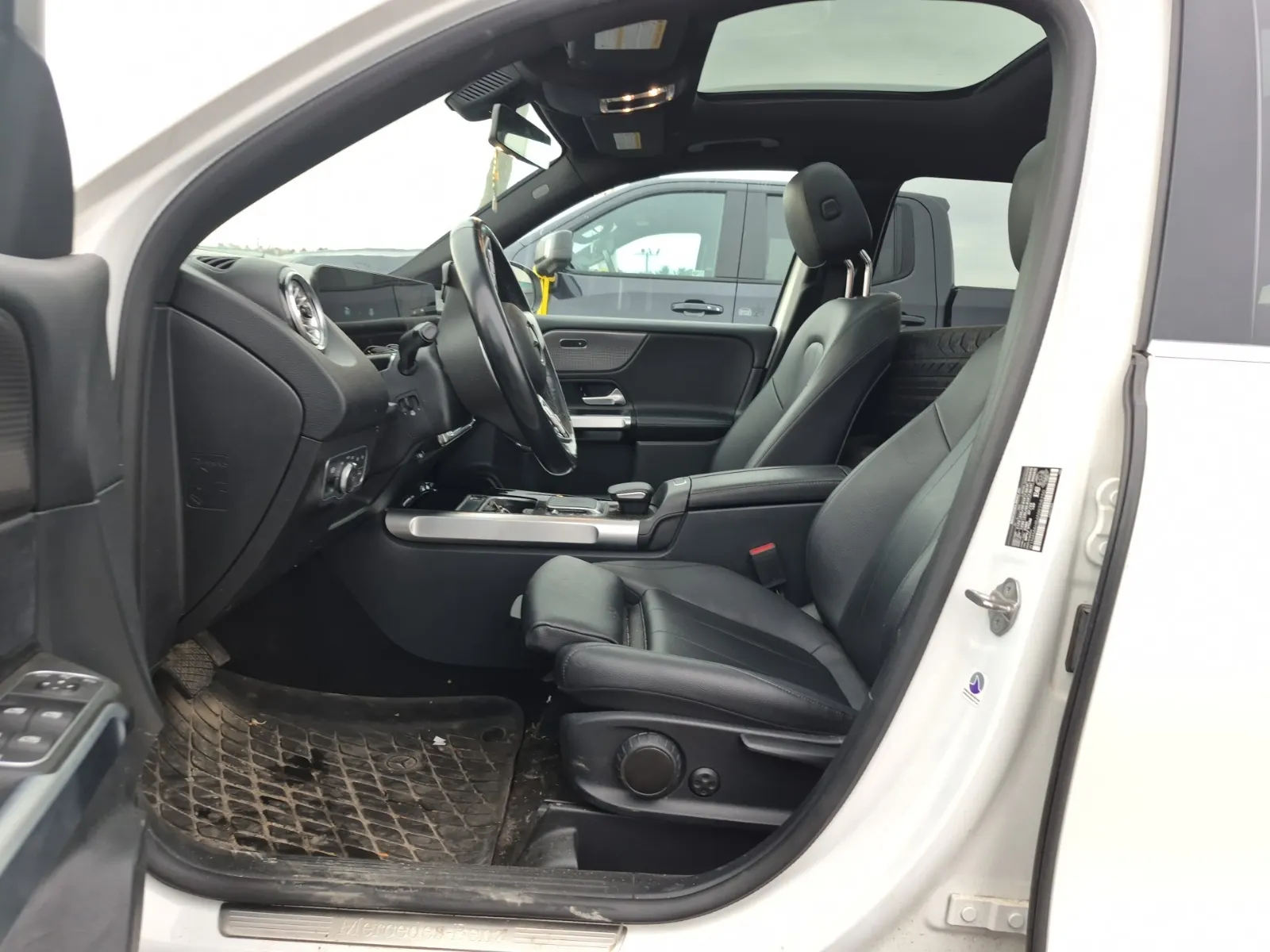 Front Interior Photo