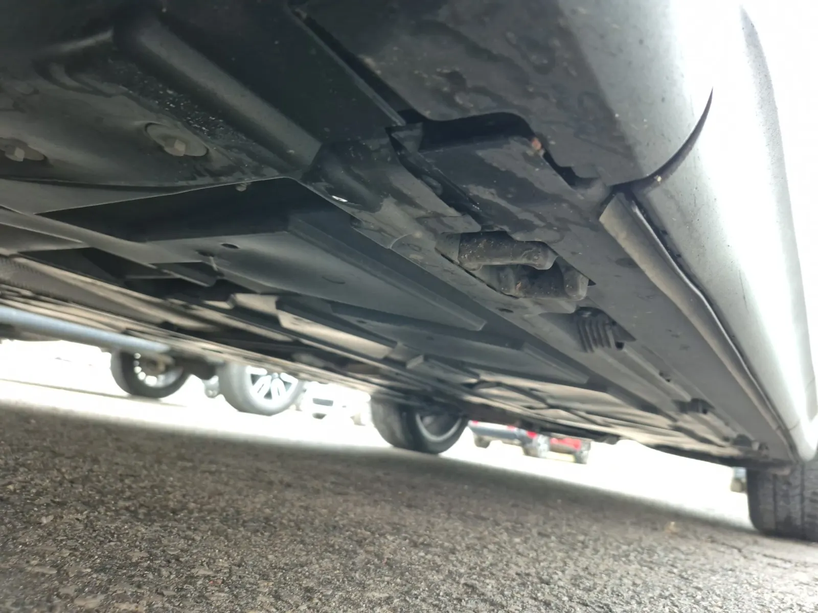 Undercarriage - Driver Photo