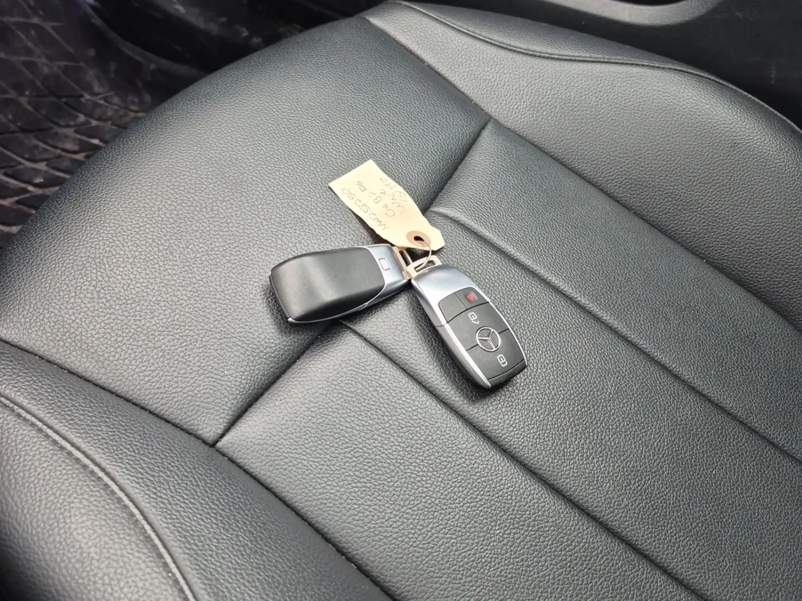 Keys/Fobs/Manual Photo