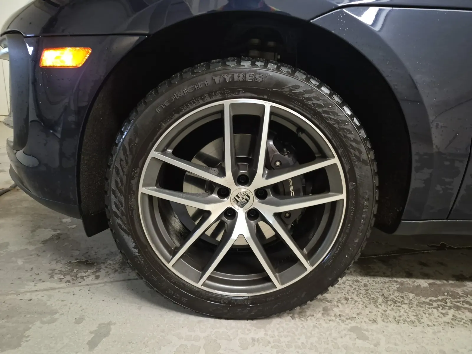 Front driver wheel/tire photo