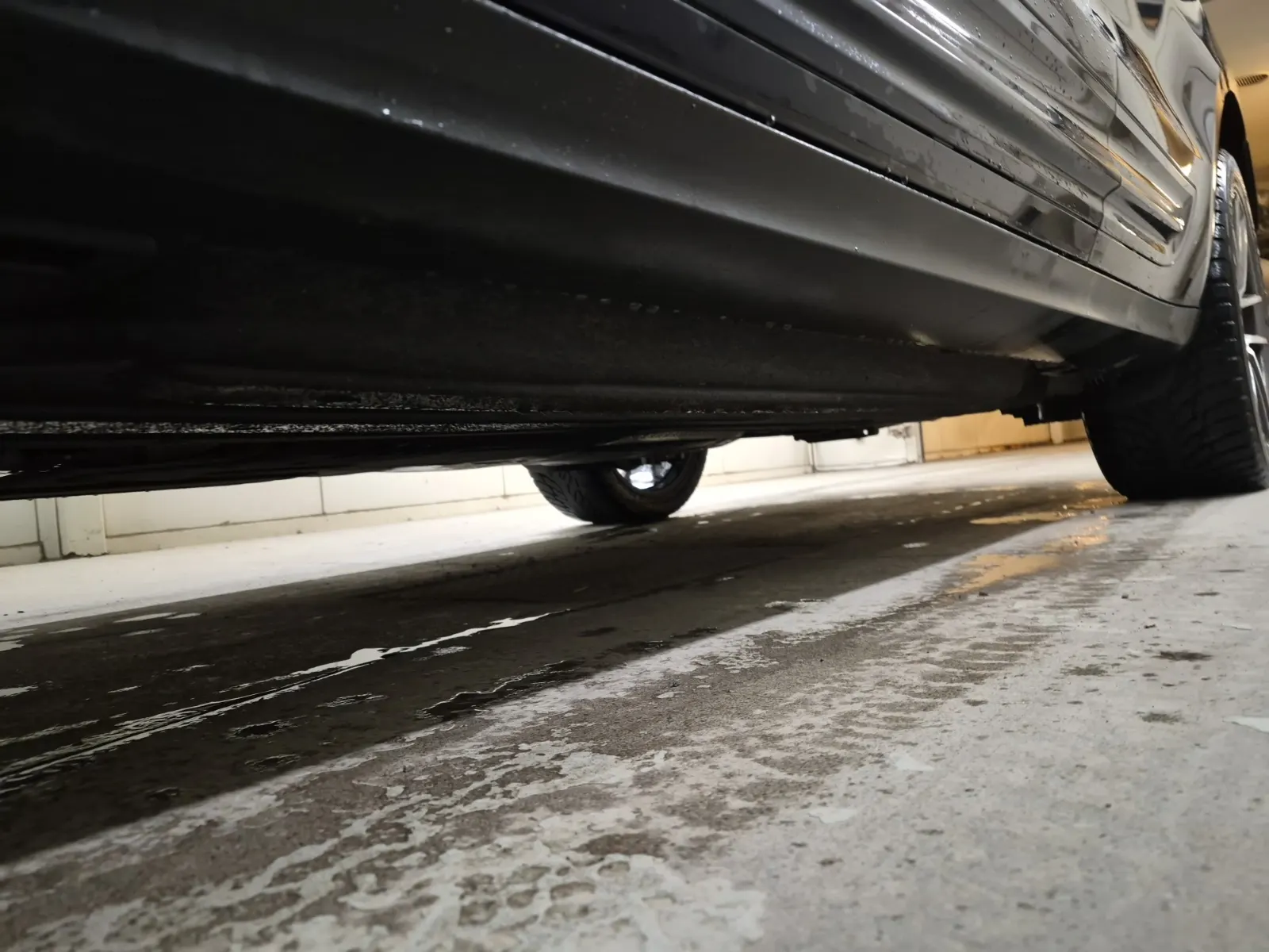 Undercarriage - Driver Photo