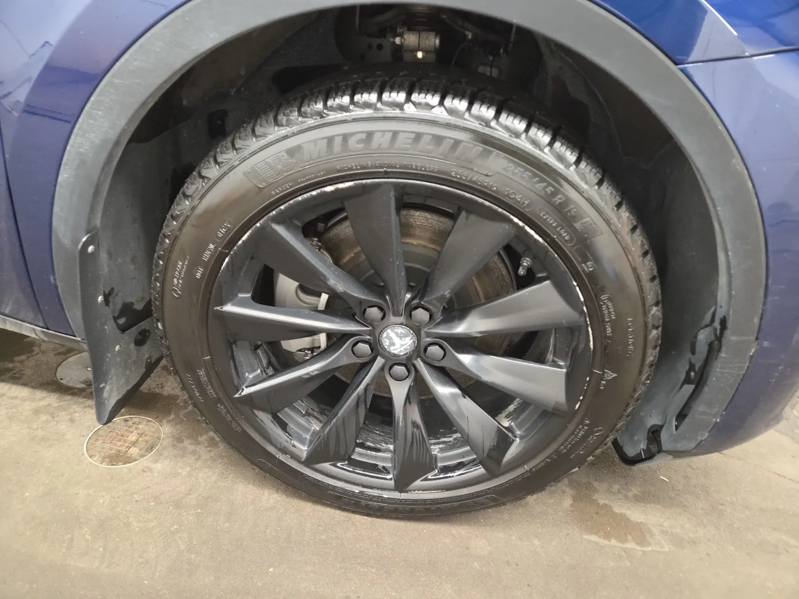 Right Front Wheel/Tire Photo