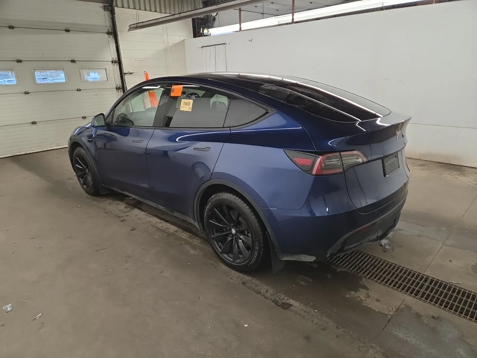 Driver Rear 3/4 Photo