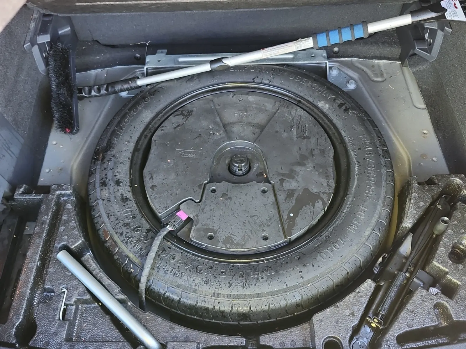 Spare Tire & Wheel Photo