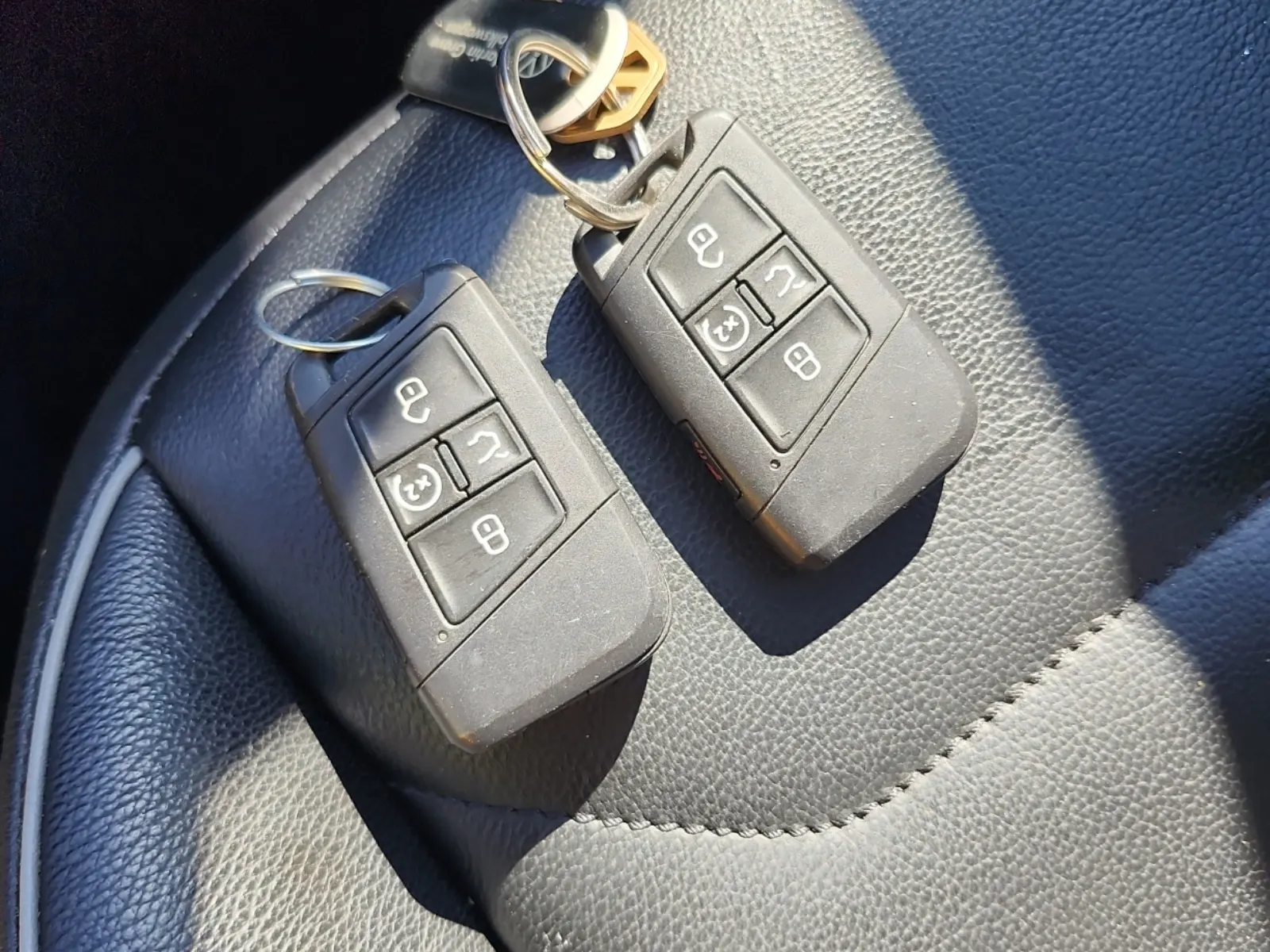 Keys/Fobs/Manual Photo